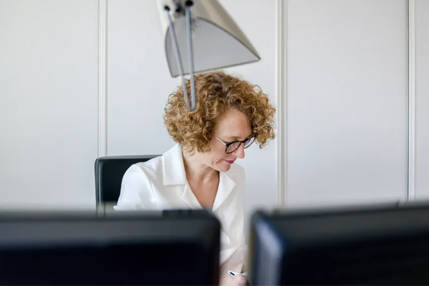 Maître Nathalie Lailler en consultation en ligne